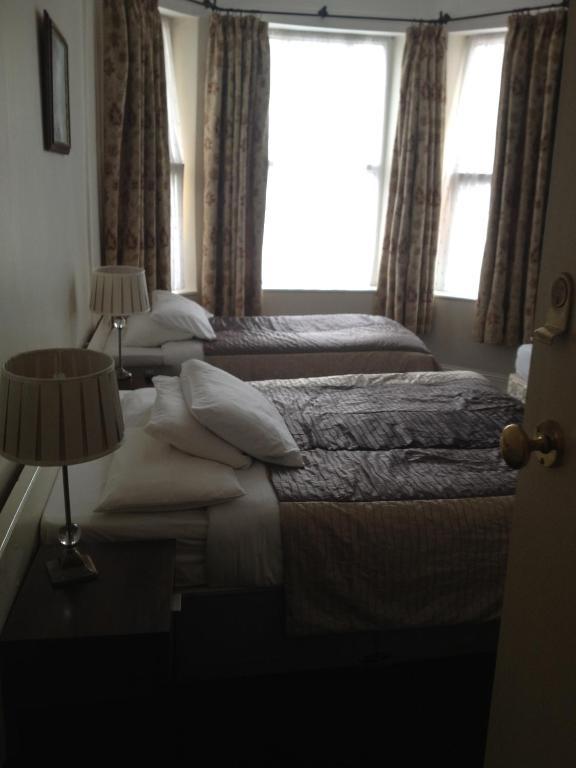 Killarney House Western Road Hotel Cork Room photo